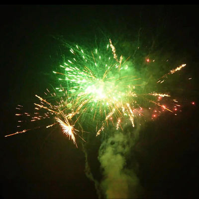 Çin Fabrikası F2 Pastırma Ateşi Tüketici Pyrotechnics CE Onaylı Pastırma Ateşi İyi Etkilerle 2025